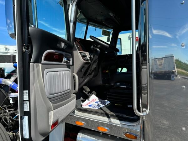 Peterbilt 379 for Sale - Image 19