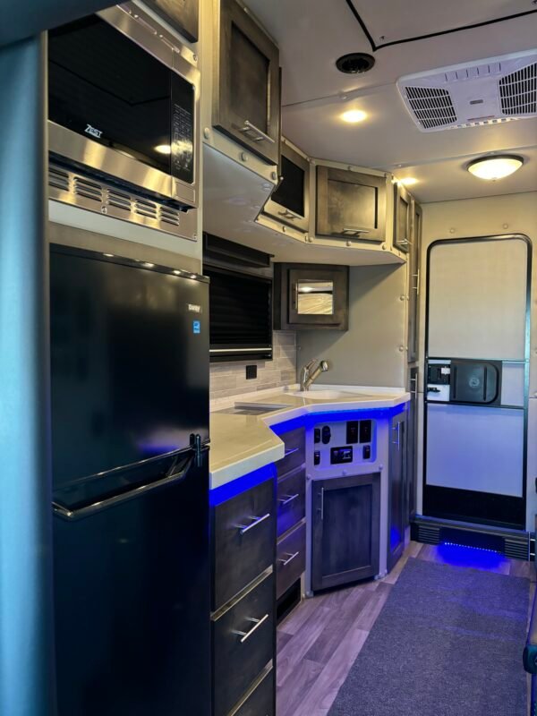Peterbilt 379 for Sale - Image 18