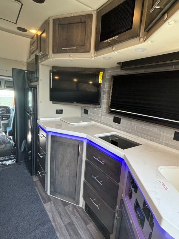 Peterbilt 379 for Sale - Image 12