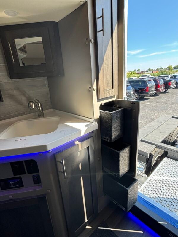 Peterbilt 379 for Sale - Image 10