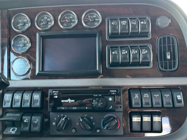 Peterbilt 379 for Sale - Image 7