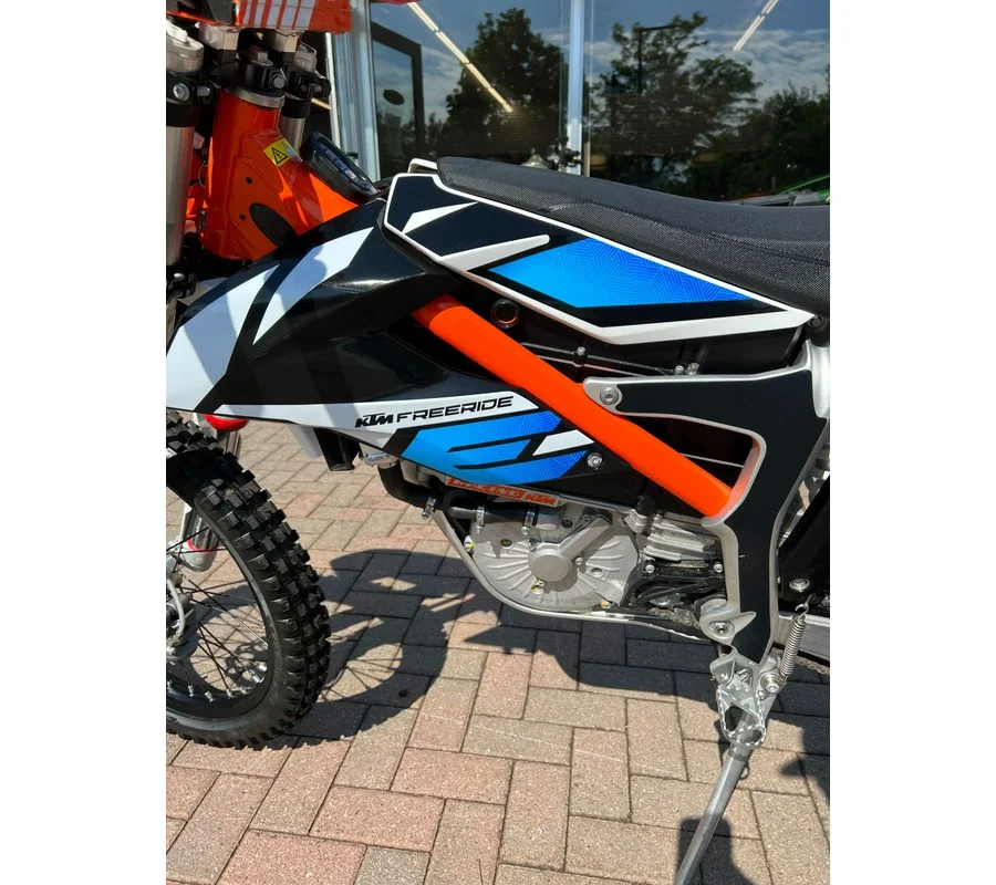 2022 Electric KTM Freeride E-XC - Image 2